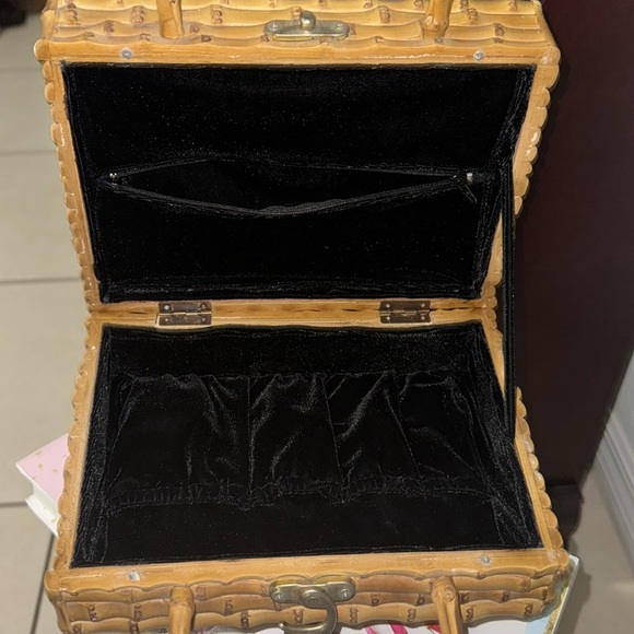 PO: Bamboo Women’s Bag - Picture 6 of 8